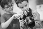 Des photographes en herbe créent une mosaïque géante dans leur école