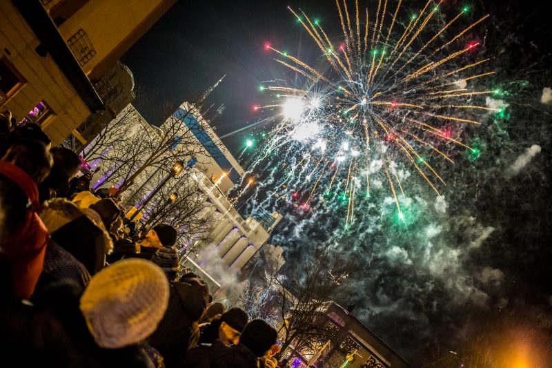 Le centre-ville fourmillait de gens venus célébrer l’arrivée de la nouvelle année le 31 décembre dernier. | Photos: TC Média - Pascal Cournoyer