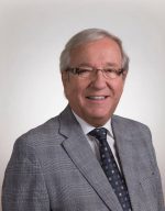 Les quatre candidats commentent les compressions québécoises
