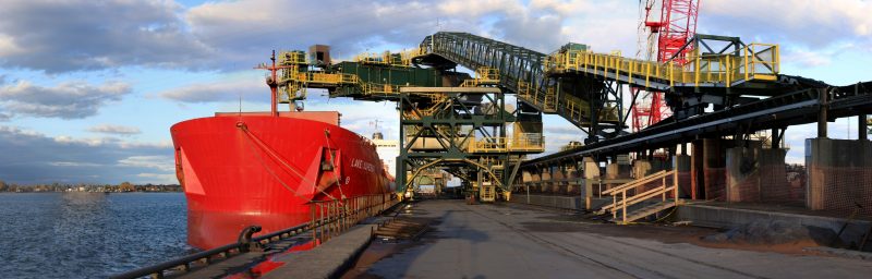 Le minerai de Havre Saint-Pierre ets normalement transporté par bateau vers le quai de RTFT à Sorel-Tracy. | TC Média - Gracieuseté/Simon Ménard