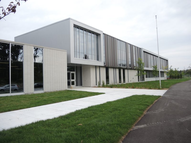 L’école primaire des Cœurs-Vaillants a été inaugurée à l’automne 2014. | TC Média - Sarah-Eve Charland