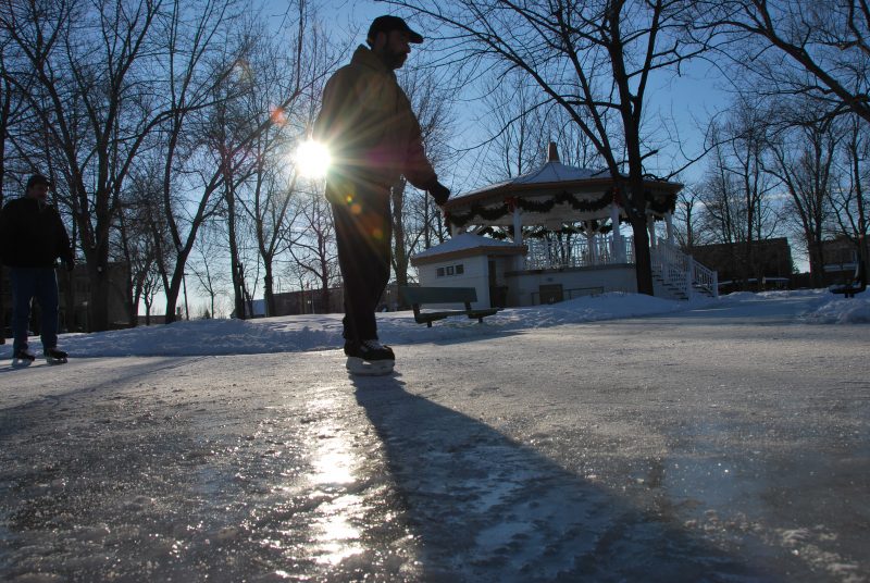 La majorité des patinoires extérieures ont été ouvertes en début de semaine. | TC Média - Archives