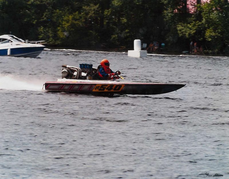 L’ex-champion mondial Pierre Pontbriand à bord de son embarcation en 2000 | Photo: Gracieuseté