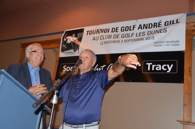 Louis Plamondon et Benoît Leblanc ont présenté les détails du tournoi de golf en hommage à André Gill qui aura lieu le 2 septembre prochain. | TC Média – Jean-Philippe Morin