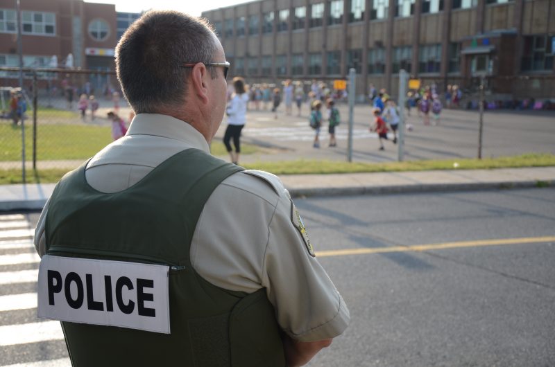 La sécurité près des zones scolaires est la priorité des policiers lors des rentrées scolaires. | TC Média - Sarah-Eve Charland