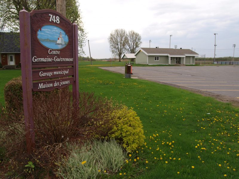Plusieurs des parcelles de terre se retrouvent derrière le Centre Germaine-Guèvremont. | TC Média - Archives