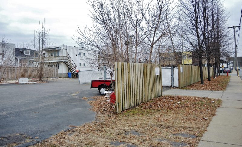 Le terrain de la rue Provost est adjacent à l’édifice de la rue du Prince confisqué par le Bureau du procureur général du Québec. | Photo: TC Média - Julie Lambert
