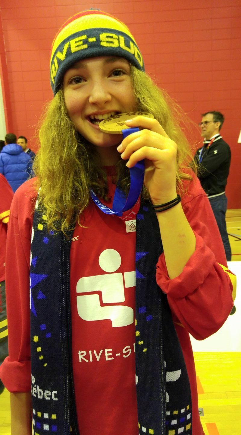 Marianne Péloquin savoure sa victoire à la 52e finale des Jeux du Québec. | Photo: Gracieuseté