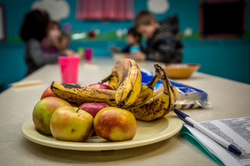 Plus de 120 jeunes mangent à leur faim grâce au service de petits déjeuners du CAB. | Photos: TC Média - Pascal Cournoyer