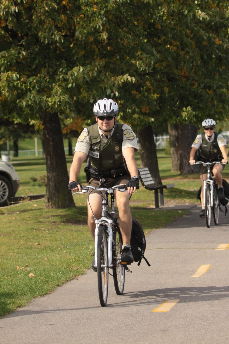 Les policiers de la Sûreté du Québec sillonneront à nouveau au volant de leur bicyclette les parcs de la région durant la période estivale. | TC Média - Archives