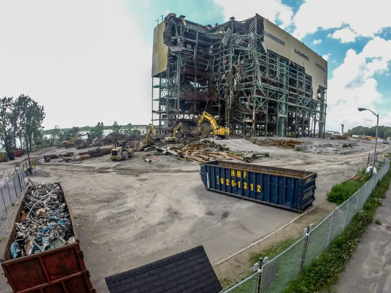 La structure de la centrale thermique est complètement disparue depuis le 25 septembre dernier. | Photo: TC Média – Pascal Cournoyer