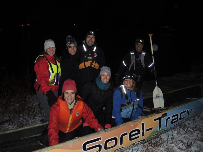 Sept des neuf membres de l’équipe de Sorel-Tracy de canot à glace. | TC Média - Sarah-Eve Charland