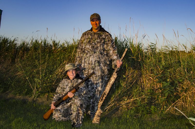 Alexandre et Joey Davignon attendent avec fébrilité l’ouverture de la chasse aux canards. | TC Média - Stéphane Martin