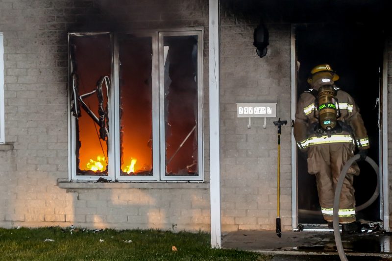 Un incendie s'est déclaré dans un logement situé sur la rue Mère d'Youville à Sorel-Tracy. | TC Média - Pascal Cournoyer
