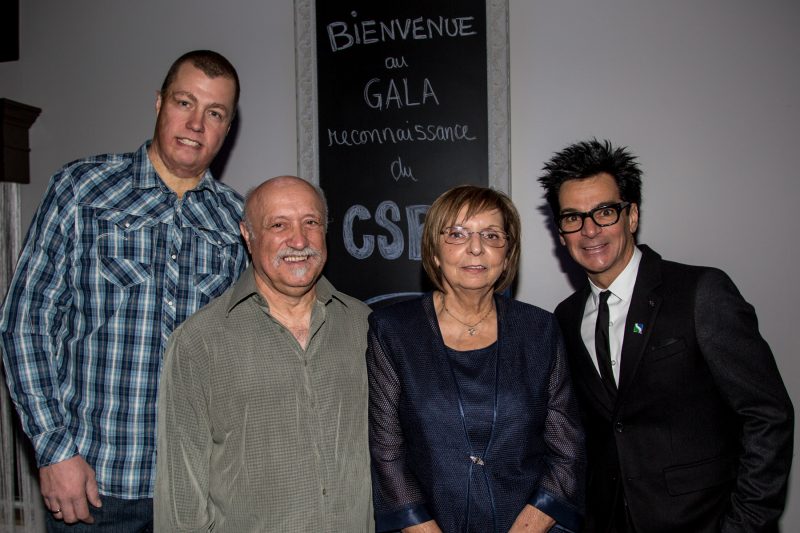 Sylvain Nadeau (président du CSBR), Réjean Ducharme (intronisé en 2011), Francine Parenteau (intronisée en 2011) et Serge Péloquin (maire de Sorel-Tracy). | Photo: TC Média – Pascal Cournoyer