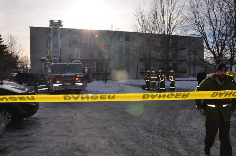 Les pompiers et la Sûreté du Québec ont été dépêchés sur les lieux de l'incendie. | TC Média – Jonathan Tremblay