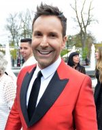 « Je n’en reviens pas, je suis encore sur un nuage » – Éric Salvail