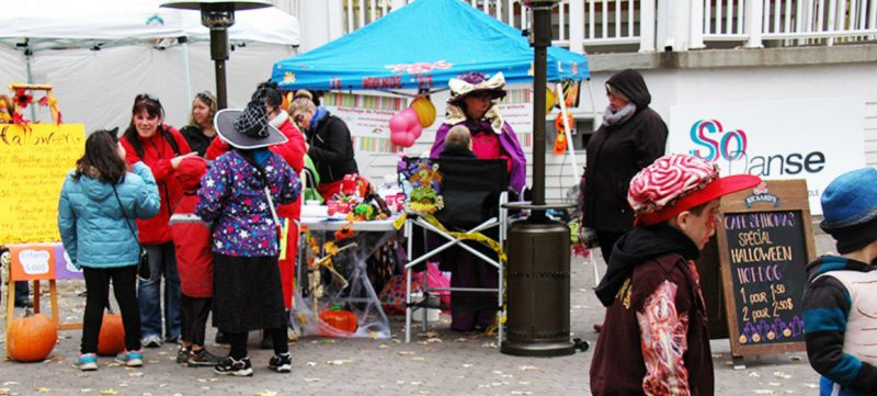 La première édition de la Fête d’Halloween avait attiré une foule nombreuse au carré Royal en 2015. | Photo: Gracieuseté
