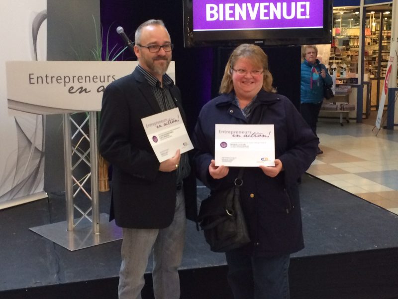 Plusieurs entrepreneurs ont reçu des plaques lors de la première journée du Salon Entrepreneurs en action! aux Promenades de Sorel, le 18 novembre. | Photo: TC Média - Marcel Rainville