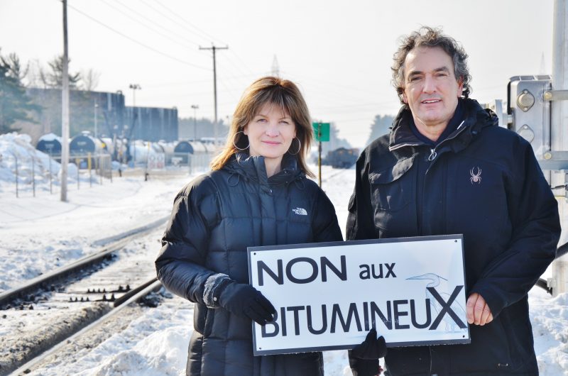 Andrée Chartier et Denis Robillard sont des membres actifs du Regroupement contre le bitumineux et pour le développement durable | Photo: TC Média - Julie Lambert