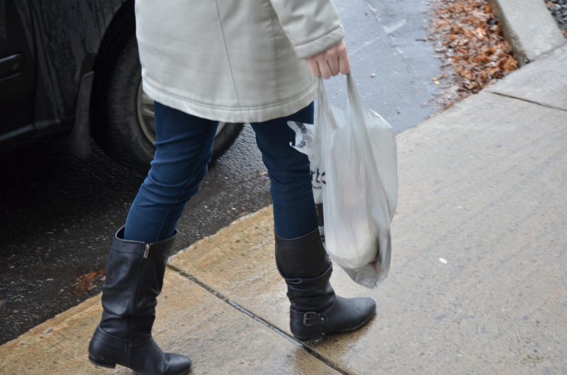 L’utilisation des sacs de plastiques sera interdite dans les commerces de la Ville de Contrecœur. | TC Média - Julie Lambert