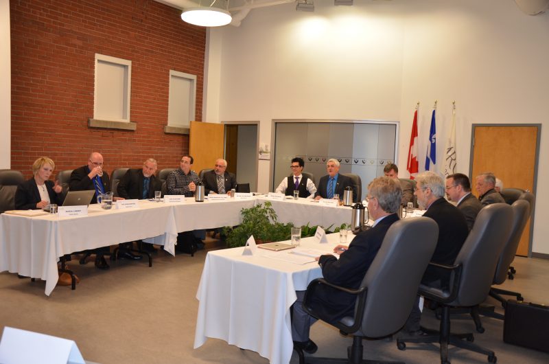 Les maires de la région réunis en assemblée régulière de la MRC de Pierre-De Saurel. | Photo: TC Média - archives