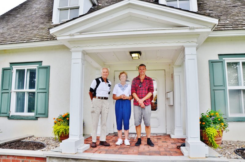 La famille de Karin Von Althen est venue visiter la Maison des gouverneurs le 25 août dernier. | Photo: TC Média - Julie Lambert