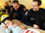 Des pompiers monteront 1125 marches en tenue pour le petit Liam