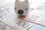 Treize budgets aux dépenses restreintes