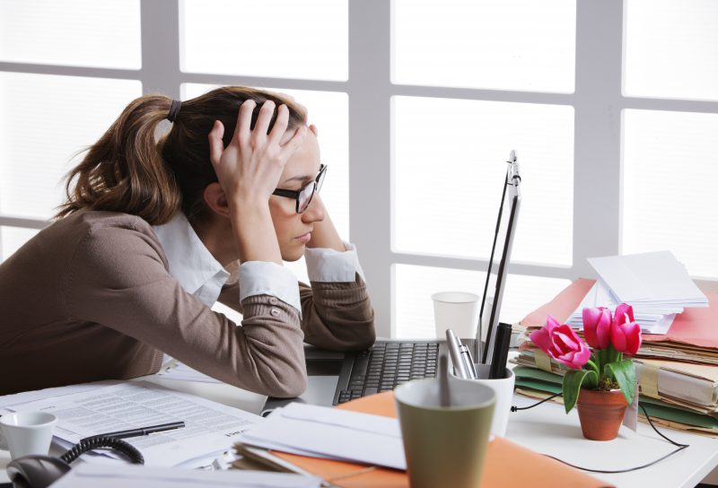 Nombreux sont les Sorelois à vivre de la détresse psychologique en milieu de travail. | depositphotos.com