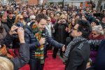 Mille personnes assistent au baptême de la Place Éric Salvail