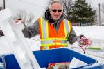 Les bacs bleus recèlent beaucoup de matières non recyclables