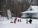 Une nouvelle butte pour glisser aménagée au Parc régional des Grèves