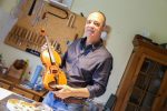 Un Contrecœurois devient luthier par passion