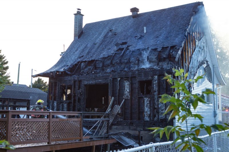 La résidence, située à Sainte-Anne-de-Sorel, est une perte totale. (Photo: Pascal Gagnon)