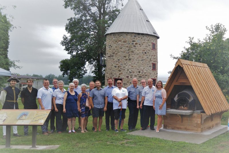 Le four à pain a été inauguré près du moulin Chaput dans le cadre du 350e anniversaire de Contrecœur, le 4 août. (Photo : gracieuseté)