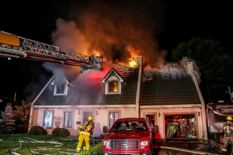 Un incendie a ravagé une résidence de la rue Privée à Sainte-Anne-de-Sorel. (Photo: Pascal Cournoyer)