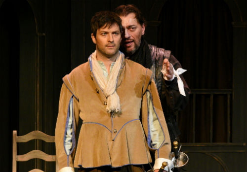 Les comédiens Hugo Giroux et Guillaume Champoux interprètent respectivement Cyrano et Christian. 
Photo gracieuseté