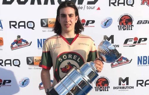 Trystan Côté est un passionné du Dek Hockey.
Photo tirée de Facebook