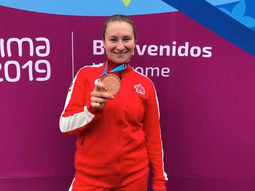 La Contrecœuroise Laurie Jussaume avec sa médaille de bronze remportée à Lima au Pérou. 
Photo gracieuseté 