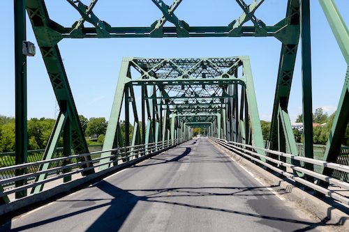 Le pont Camille-Parenteau doit être repavé au complet, clament les élus de Yamaska.
Photo Pascal Cournoyer | Les 2 Rives ©