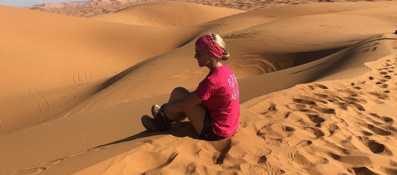 Isabelle Caza a participé à un trek de trois jours dans le désert. 
Photo soreltracyetcie.com