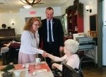 La ministre Marguerite Blais visite la région sans la présence des médias