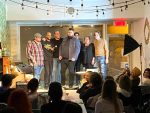Un spectacle d’humour mensuel… dans un salon de thé!