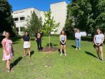 Un arbre planté au Cégep de Sorel-Tracy en l’honneur des étudiants