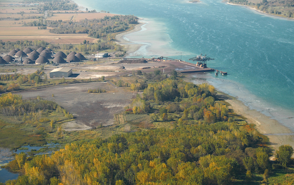 Le Port de Montréal entrepose le nitrate d’ammonium à Contrecœur puisque c'est un site isolé en zone agricole. 
Photo gracieuseté