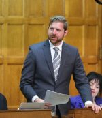 Le député Xavier Barsalou-Duval demande un plus grand soutien aux médias locaux