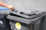 Les bacs de déchets seront collectés une fois par mois