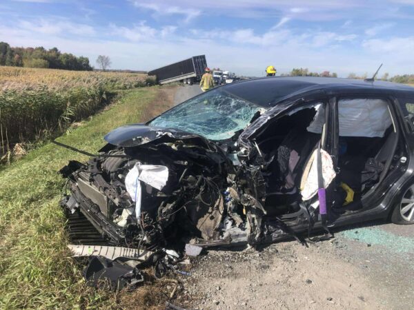 Face-à-face avec un poids lourd : une conductrice évite le pire